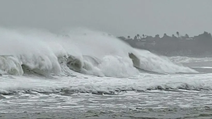 Bão số 14 có thể gây gió mạnh, sóng lớn